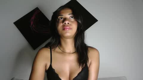Snapshot of dark_enchantress_ chatting on 5, 11, 2025 Sofia online show from 5, 11, 2025