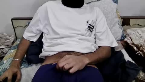 Snapshot of darkbud03 chatting on 13, 12, 2025 just a guy online show from 13, 12, 2025