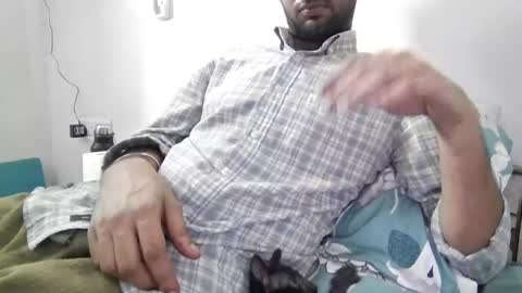 Snapshot of darkbud03 chatting on 10, 5, 2026 just a guy online show from 10, 5, 2026