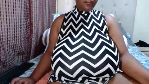 Snapshot of darkbusty chatting on 8, 10, 2025 DarkBusty online show from 8, 10, 2025
