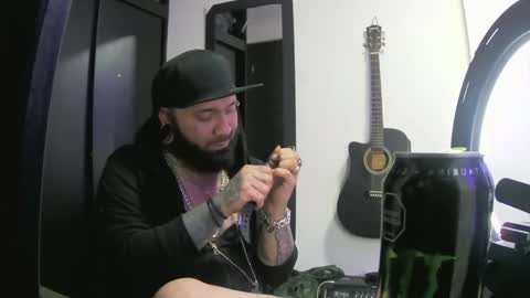 darkclothes online show from 8, 1, 2025