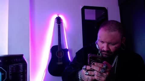 darkclothes online show from 13, 2, 2025