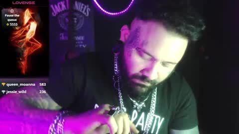 darkclothes online show from 8, 10, 2025