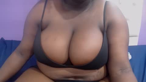 Snapshot of darkgiantmelanin chatting on 8, 5, 2026 darkgiantmelanin online show from 8, 5, 2026