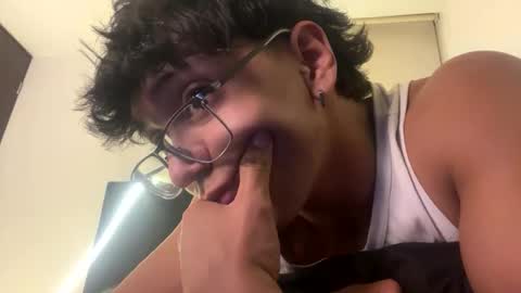 Snapshot of darkpleasuress chatting on 16, 5, 2026 darkpleasuress online show from 16, 5, 2026