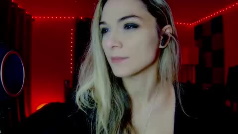 roseredgoddess online show from 6, 11, 2025