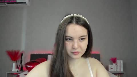 darlenedolce online show from 20, 2, 2025