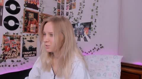 Snapshot of darleneferran chatting on 16, 12, 2024 lina online show from 16, 12, 2024