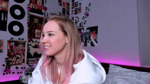 Snapshot of darleneferran chatting on 7, 1, 2025 lina online show from 7, 1, 2025