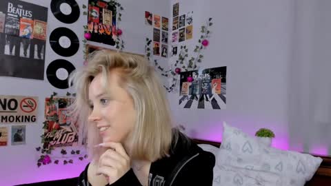 Snapshot of darleneferran chatting on 15, 1, 2025 lina online show from 15, 1, 2025