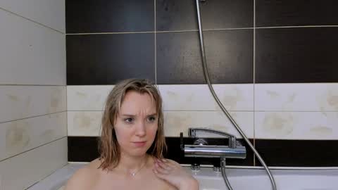 Snapshot of darleneferran chatting on 24, 1, 2025 lina online show from 24, 1, 2025