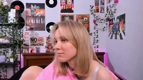 Snapshot of darleneferran chatting on 3, 3, 2025 lina online show from 3, 3, 2025