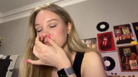 Snapshot of darleneferran chatting on 11, 9, 2025 lina online show from 11, 9, 2025