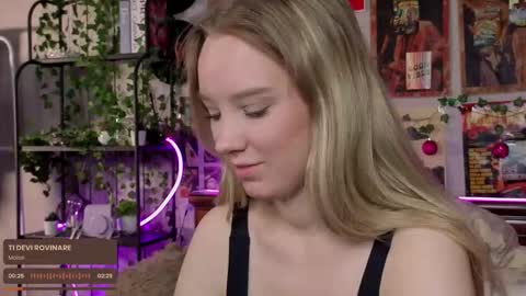 Snapshot of darleneferran chatting on 14, 9, 2025 lina online show from 14, 9, 2025