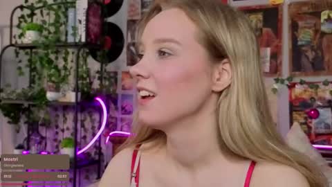 Snapshot of darleneferran chatting on 19, 9, 2025 lina online show from 19, 9, 2025