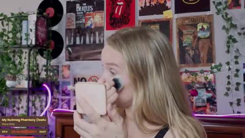 Snapshot of darleneferran chatting on 20, 9, 2025 lina online show from 20, 9, 2025