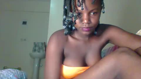 Snapshot of darling_dreamer2 chatting on 13, 5, 2026 darling_dreamer2 online show from 13, 5, 2026