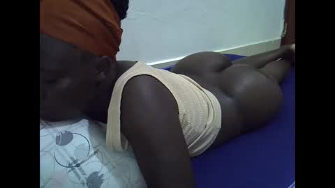 Snapshot of darling_ella chatting on 17, 5, 2026 darling_ella online show from 17, 5, 2026