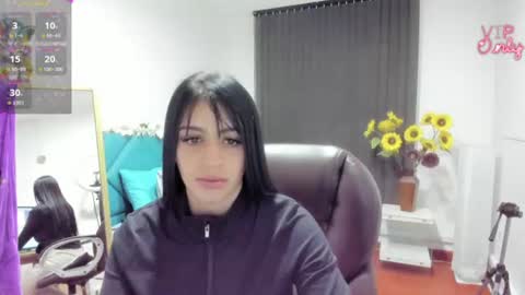 Snapshot of darling_spoiled chatting on 25, 7, 2026 darling online show from 25, 7, 2026