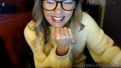 Snapshot of darlingd77 chatting on 16, 10, 2025 DarlingD online show from 16, 10, 2025