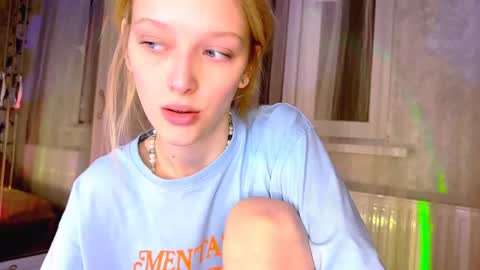 Snapshot of darlingdarinka chatting on 4, 3, 2025 D online show from 4, 3, 2025