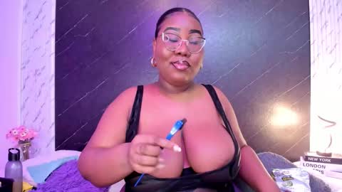 Snapshot of darnellqueen chatting on 6, 10, 2025 Darnell Queen online show from 6, 10, 2025