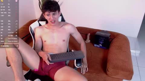 Snapshot of darrencolleen chatting on 4, 2, 2026 darrencolleen online show from 4, 2, 2026