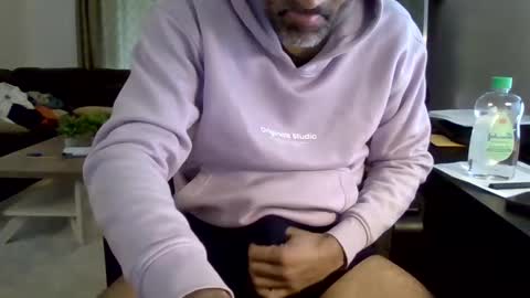 Snapshot of darryl43321 chatting on 4, 3, 2025 darryl43321 online show from 4, 3, 2025