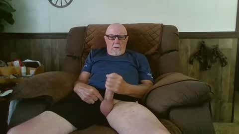 Snapshot of dave571960 chatting on 4, 7, 2026 dave571960 online show from 4, 7, 2026