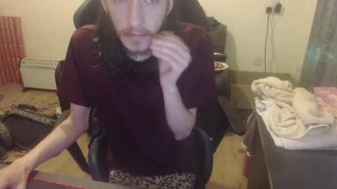 Snapshot of daver281197 chatting on 4, 10, 2025 dave online show from 4, 10, 2025