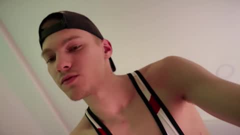 Snapshot of davey_ebash chatting on 18, 11, 2025 Davey online show from 18, 11, 2025