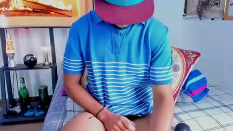 Snapshot of david_johnson372 chatting on 15, 6, 2026 Hey im David that loves to explore and speak their fantasies. Very open talktative and nice. Feel free to chat with me online show from 15, 6, 2026