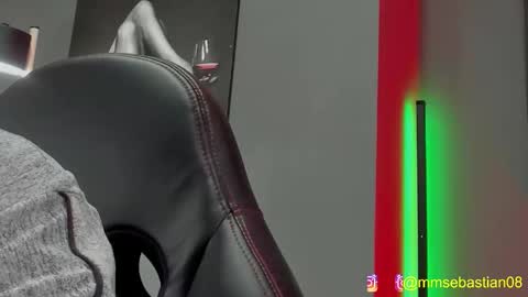 Snapshot of david_jons7 chatting on 17, 12, 2025 David Jons online show from 17, 12, 2025