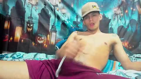 Snapshot of david_latin666_ chatting on 5, 11, 2025 David online show from 5, 11, 2025