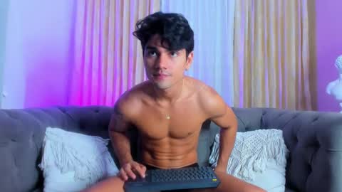 Snapshot of davidaponte017 chatting on 30, 12, 2024 davidaponte online show from 30, 12, 2024