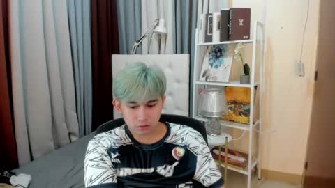 Snapshot of davincihugecock chatting on 8, 4, 2026 daniel online show from 8, 4, 2026