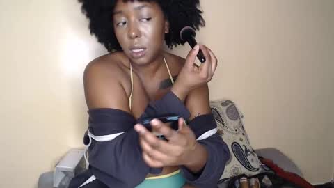 Snapshot of dchcco chatting on 28, 1, 2025 Duchess Coco - Coco Puffs online show from 28, 1, 2025