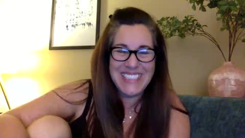 DDMolly online show from 3, 1, 2025