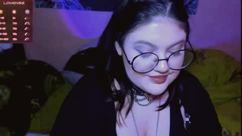 Snapshot of de_v1l chatting on 18, 12, 2025 Luna online show from 18, 12, 2025