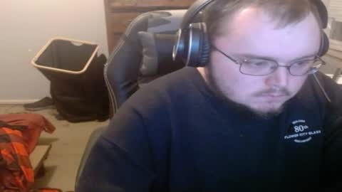 Snapshot of deadfax234 chatting on 4, 12, 2025 deadfax234 online show from 4, 12, 2025
