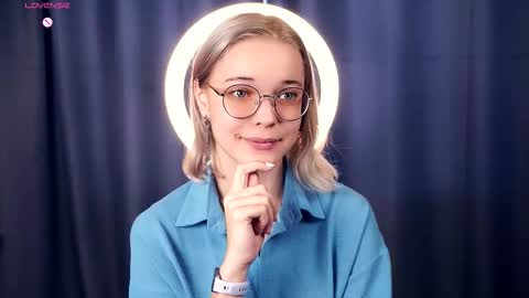 Snapshot of deannmaslen chatting on 15, 10, 2025 Charlie 18yo online show from 15, 10, 2025