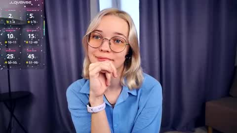 Snapshot of deannmaslen chatting on 22, 10, 2025 Charlie 18yo online show from 22, 10, 2025