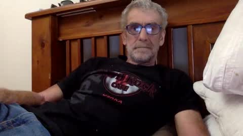 deanofflove2210 online show from 17, 12, 2024
