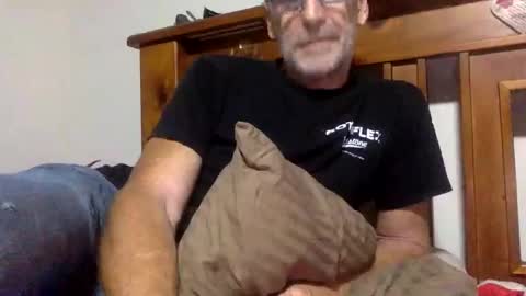 deanofflove2210 online show from 2, 1, 2025