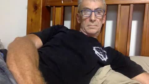 deanofflove2210 online show from 25, 1, 2025