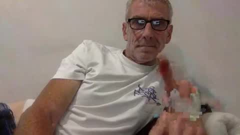 deanofflove221000 online show from 22, 2, 2026