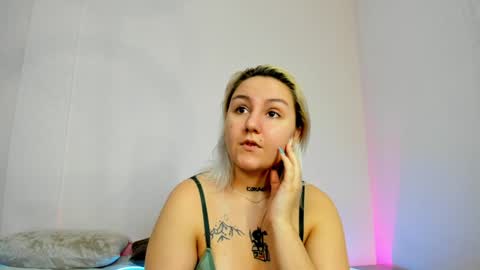 Debbie Mon Tue Fri Sun Sat GMT 3 1000am - 0400pm  online show from 2, 12, 2024