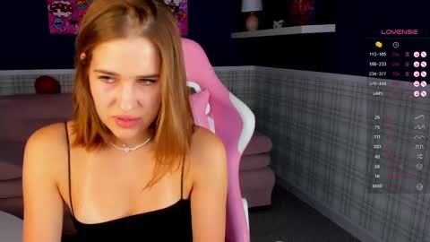 Snapshot of debbie_wools chatting on 2, 3, 2025 Jennifer online show from 2, 3, 2025