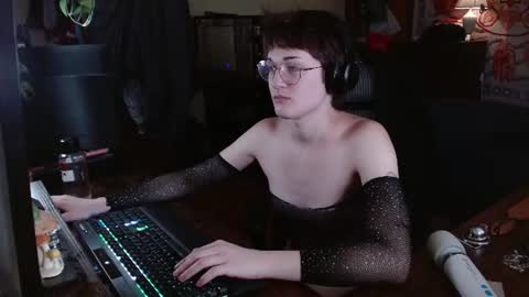 Snapshot of decemberholiday chatting on 24, 7, 2026 decemberholiday online show from 24, 7, 2026