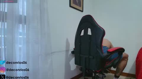 Snapshot of deconrios chatting on 25, 11, 2025 Santiago online show from 25, 11, 2025